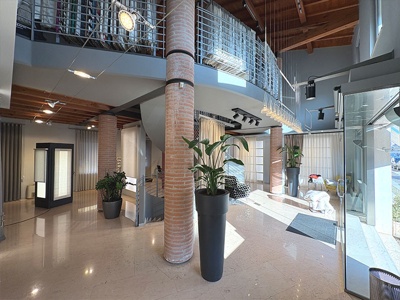 Scopri lo Showroom di Trasparenze Design Scopri lo Showroom di Trasparenze Design